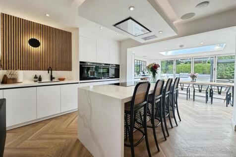 c84a1338--4DED-8A1C-8265E116A21B-46764-00000FF22E5