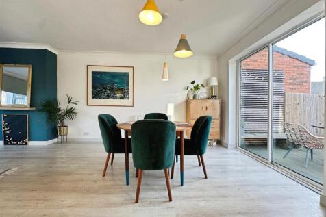 343807b6--42E8-93A8-50E7FAF447FF-68791-00002CD083D