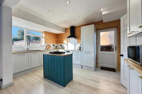 83d5764c--4216-B2C1-EA791333B0D3-69919-00002CFF879