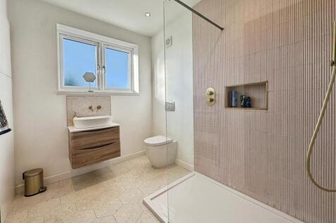 cf2ddfc0--4D37-B9B3-C19B969F4D59-69919-00002D002F7