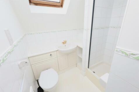 ENSUITE SHOWER ROOM