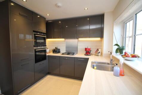 OPEN PLAN KITCHEN