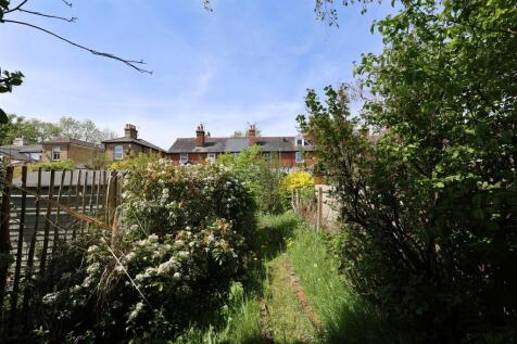 GARDEN &amp; REAR