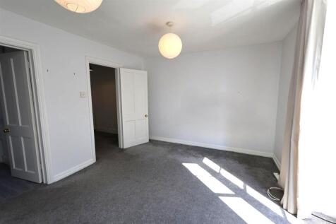 BEDROOM / RECEPTION
