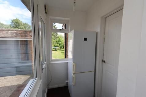 UTILITY AREA/PORCH