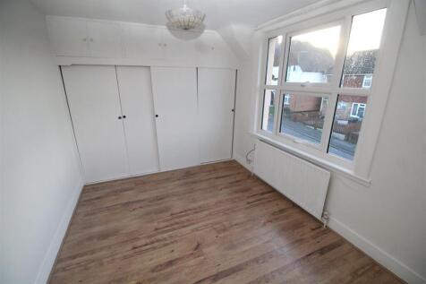 BEDROOM 1 (2)