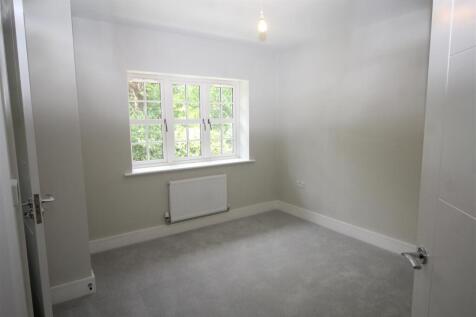 BEDROOM 1 (2)