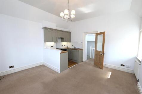 RECEPTION / KITCHEN
