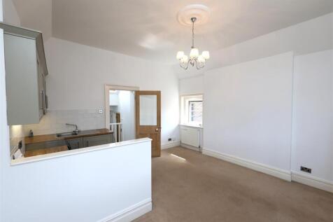 RECEPTION / KITCHEN
