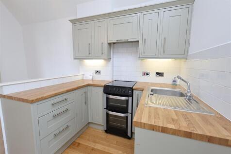 RECEPTION / KITCHEN