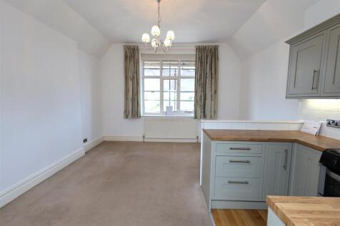 RECEPTION / KITCHEN