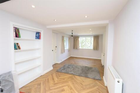 ENTRANCE HALL/RECEP 2