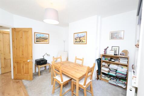 IDINING ROOM