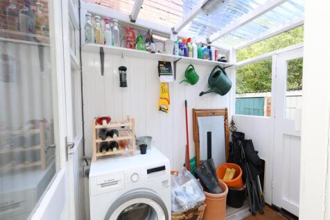 UTILITY / LEAN TO
