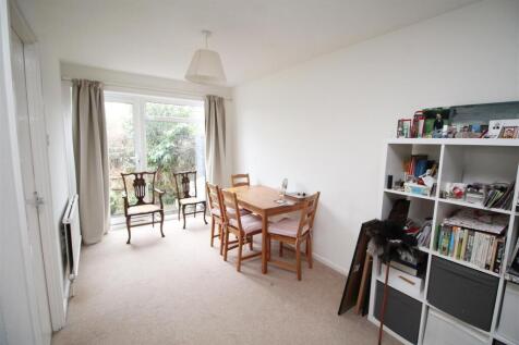 LIVING ROOM/DINING ROOM