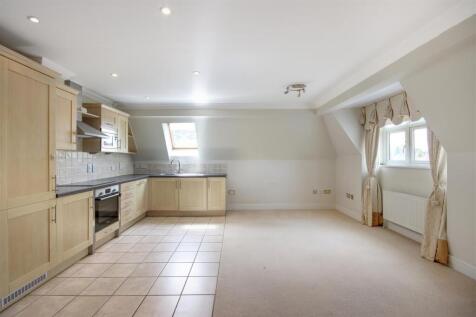 KITCHEN / RECEPTION ROOM
