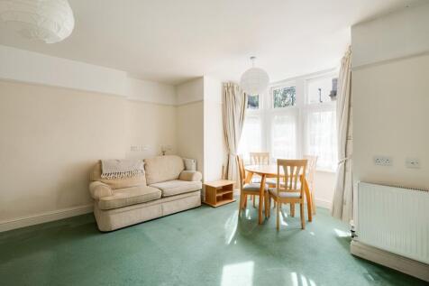 Living area ()