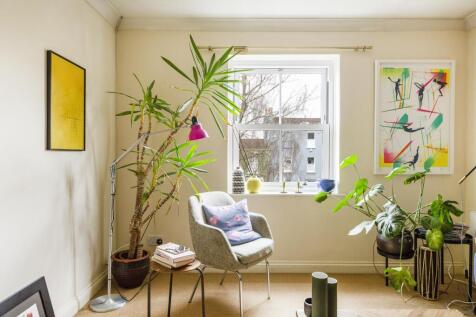 Living room ()