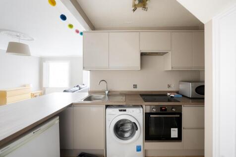 Kitchen ()