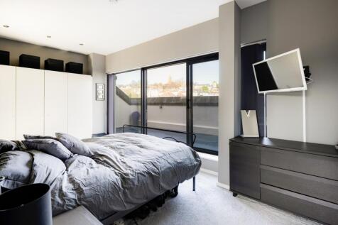 Bedroom ()