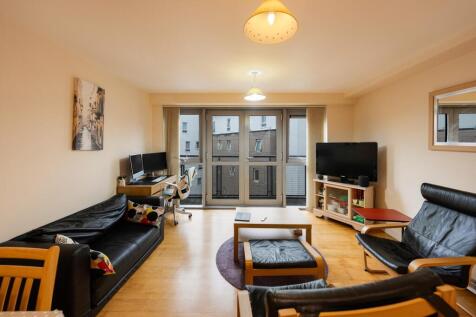 Living room ()