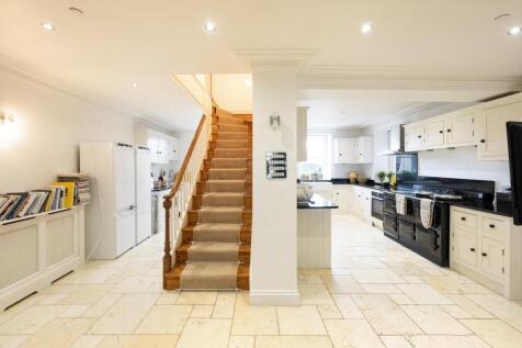 Kitchen ()