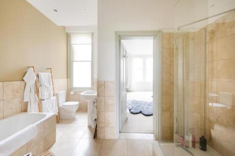 Master ensuite