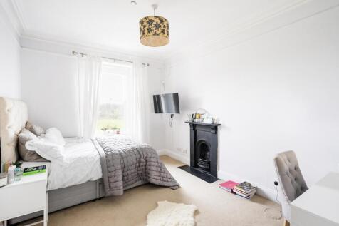 Top floor - bedroom 