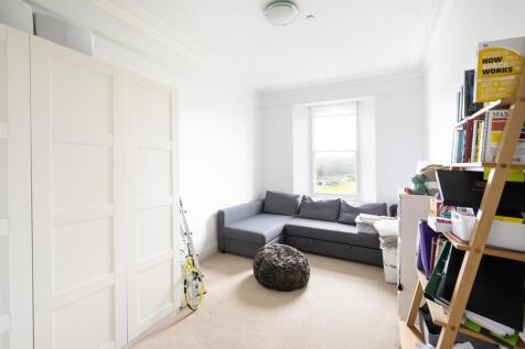 Top floor - bedroom 