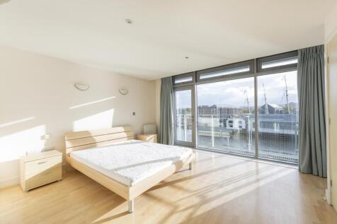 Bedroom .
