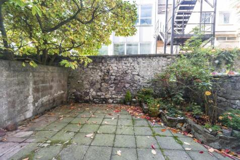 Courtyard garden