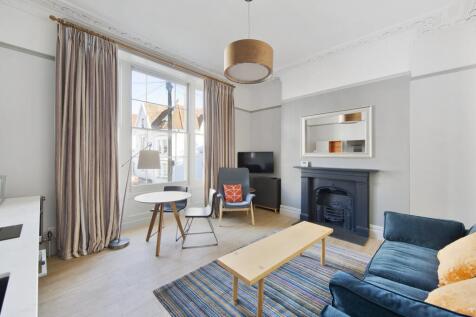 Living room ()
