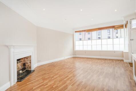 Living room ()
