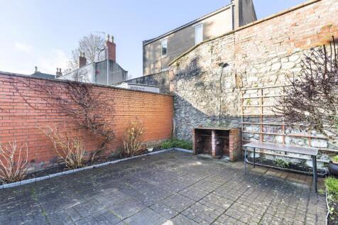 Terrace  ()