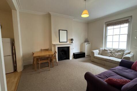 Living room ()
