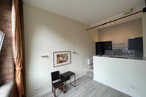 Living room ()
