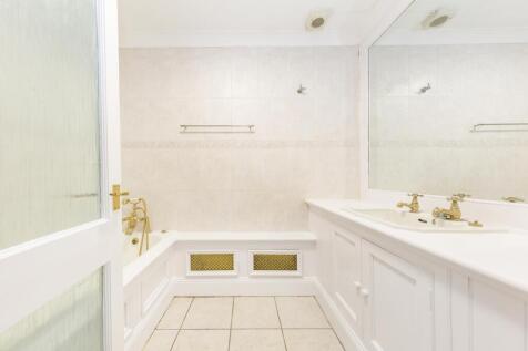 Bathroom ()