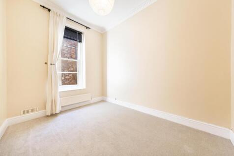 bedroom ()