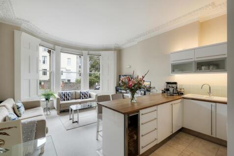 Kitchen ()
