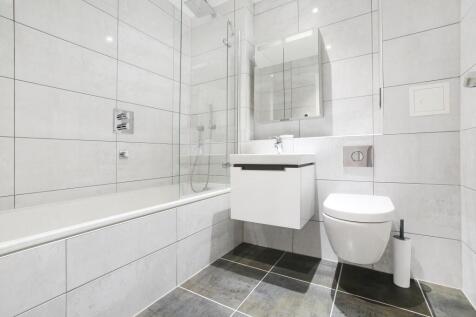 bathroom ()