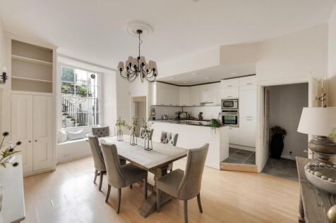 Dining area ()