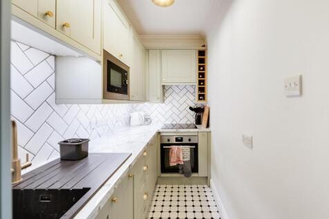 Kitchen ()