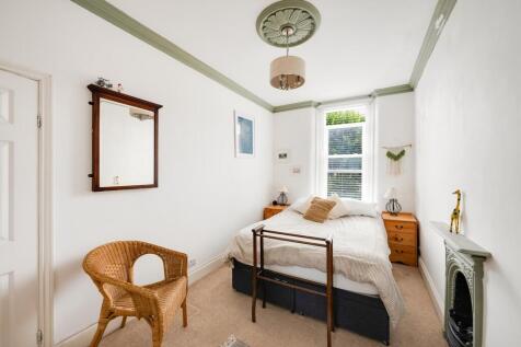 Bedroom ()