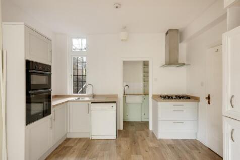 Kitchen ()