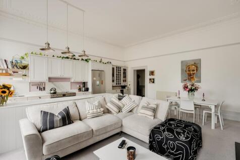 Living room ()