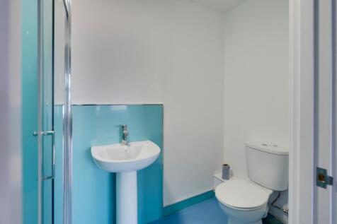 Ensuite  ()