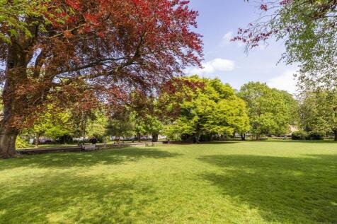 Victoria Square gardens