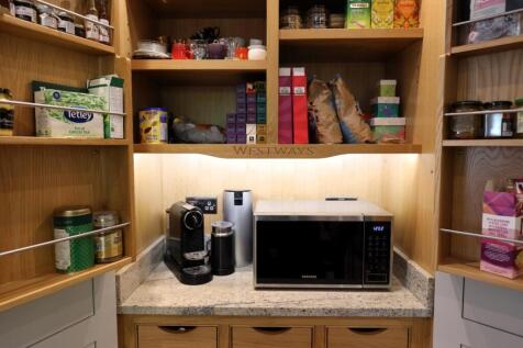 3R5A7841 New Larder 02.JPG
