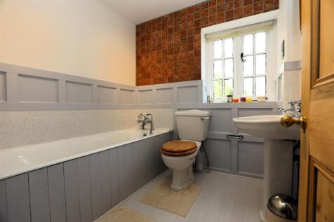 3R5A7853 New bathroom.JPG