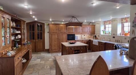 THE OLD SCHOOL HOUSE KITCHEN.jpg
